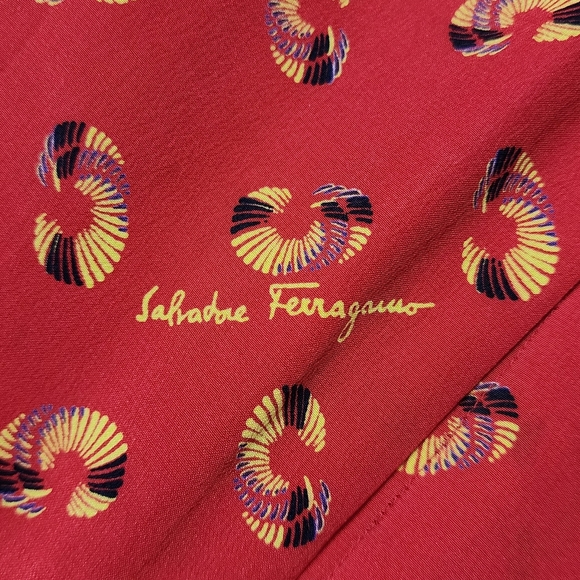 Salvatore Ferragamo Vintage Red All Over Print Dress 100% Silk 80s Size 44 - Picture 3 of 13